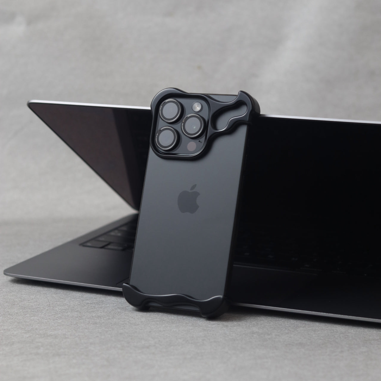 Apple16-12 special-shaped zinc alloy, metal corner pads, simple anti-fall bare metal feel, lens protection