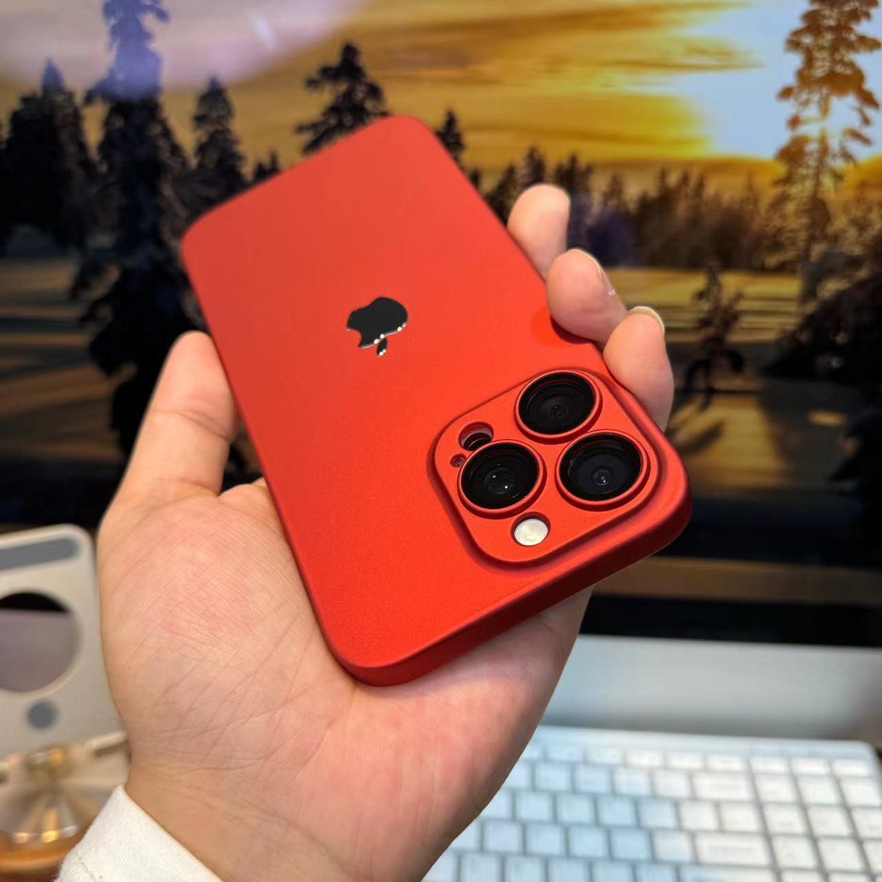 Apple 17/16/15/14/13/12/11 lens protection ultra-thin skin-feel PC matte phone case