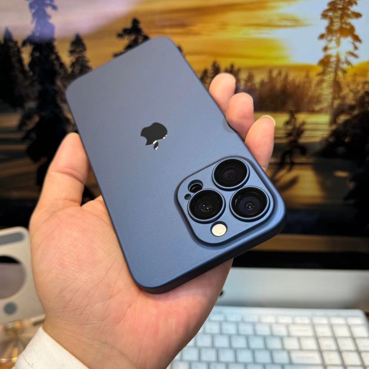 Apple 17/16/15/14/13/12/11 lens protection ultra-thin skin-feel PC matte phone case