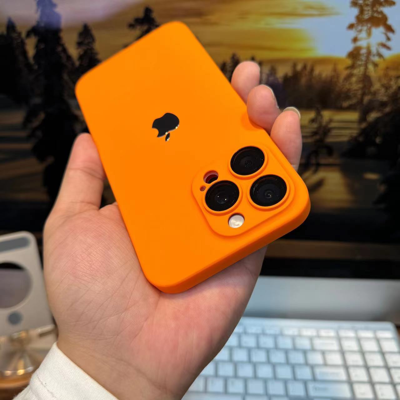 Apple 17/16/15/14/13/12/11 lens protection ultra-thin skin-feel PC matte phone case