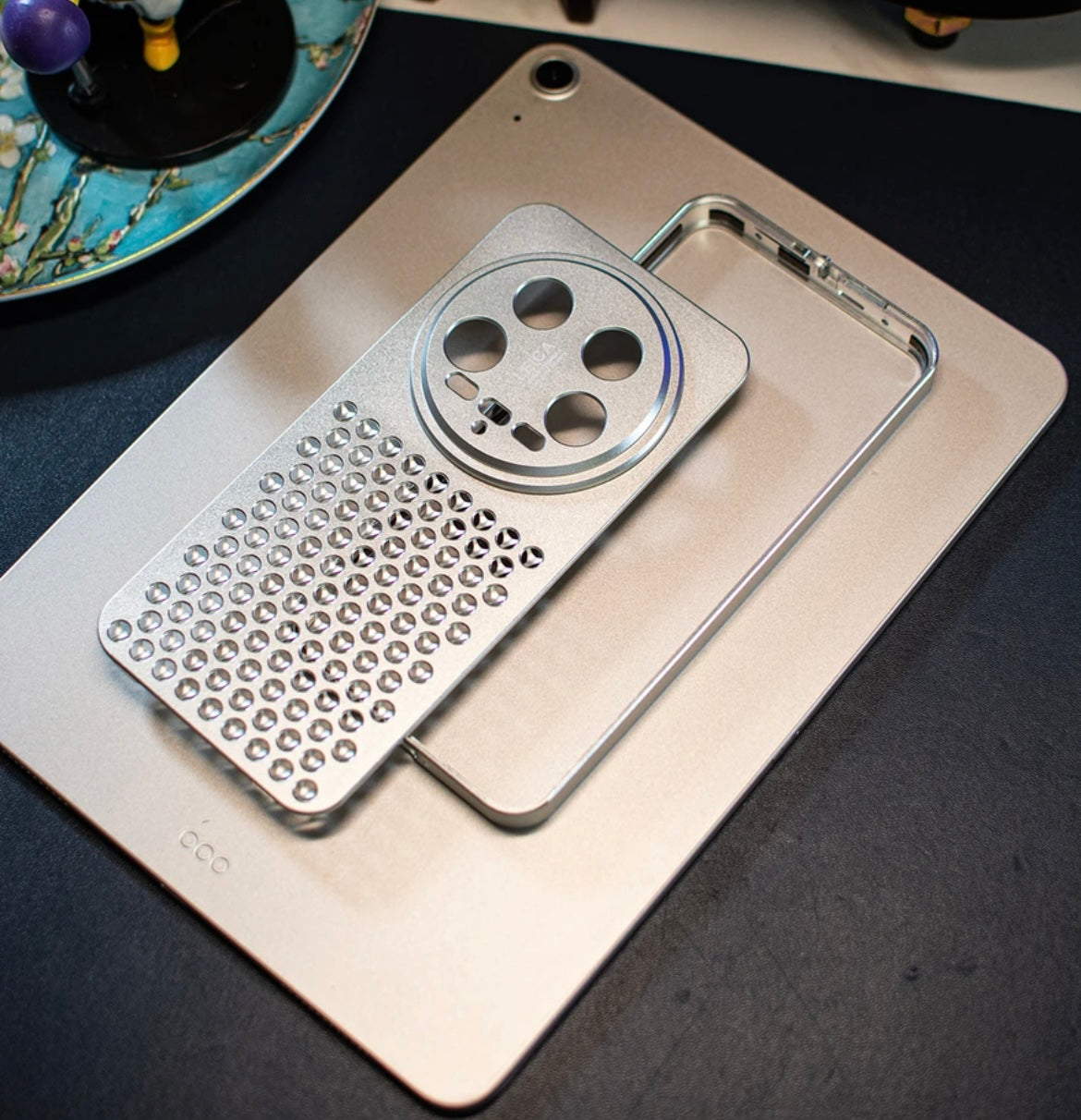 Xiaomi 14Ultra new metal aromatherapy mobile phone case aluminum alloy lens full package anti-fall heat dissipation high-end protection