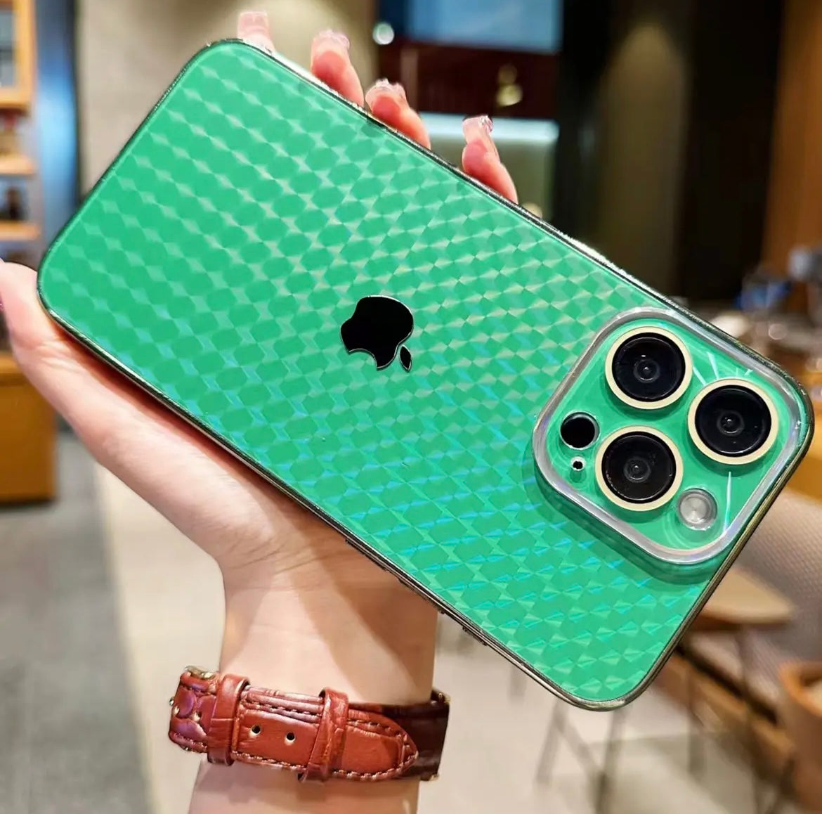 جراب هاتف محمول شامل بمقياس عدسة لهاتف iPhone 15/11 مع لوحة خلفية مصقولة مطلية بالكهرباء