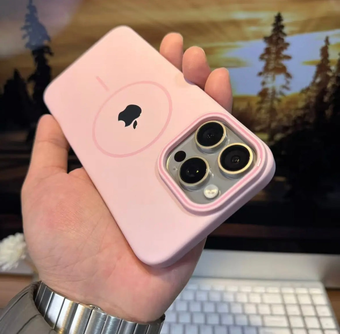 Apple 16-11 soft ultra-thin PC frosted magnetic Suction shell mobile phone case