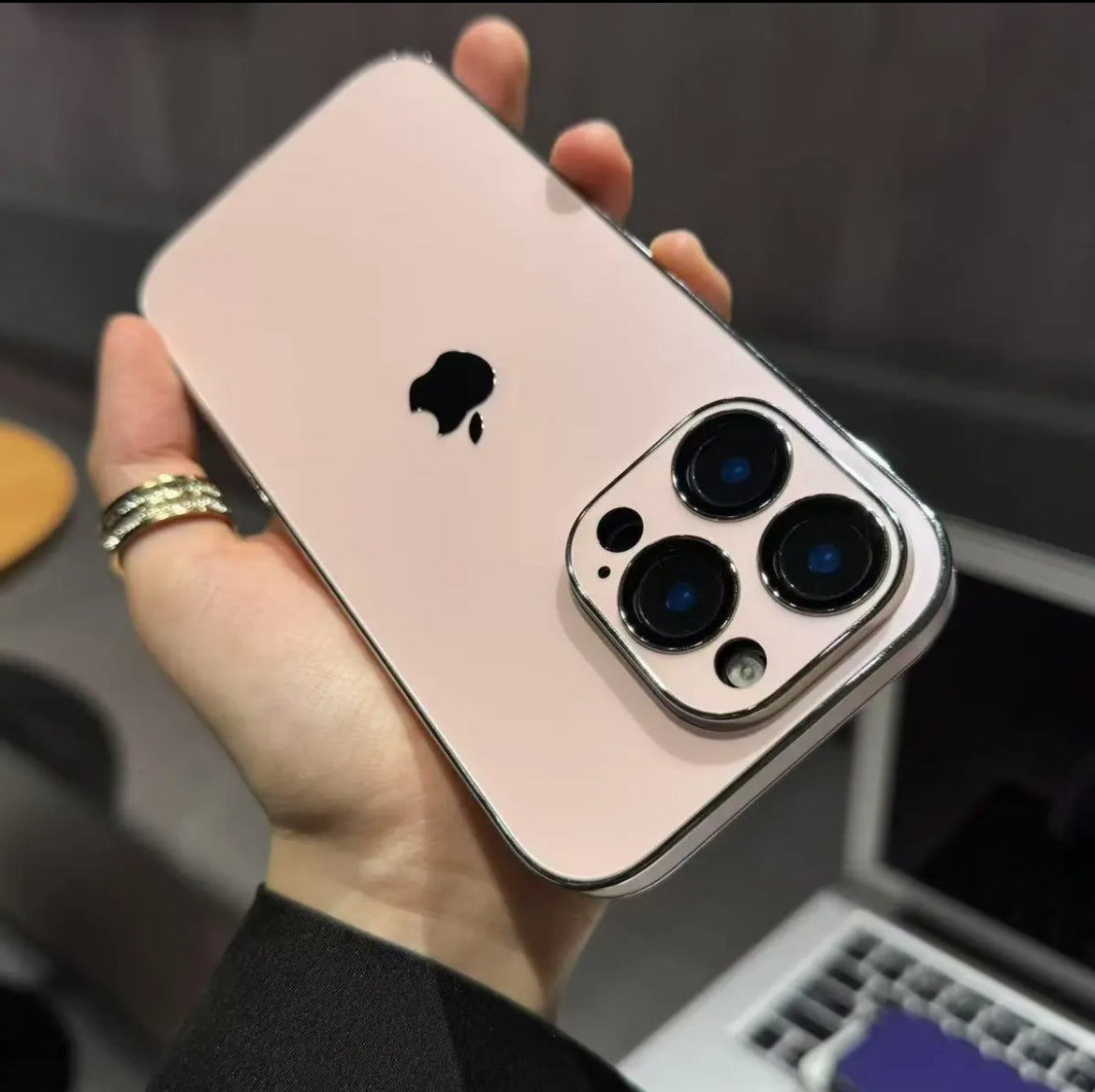 iPhone 16/13 comes with protective lens Nano AG frosted PC hard case