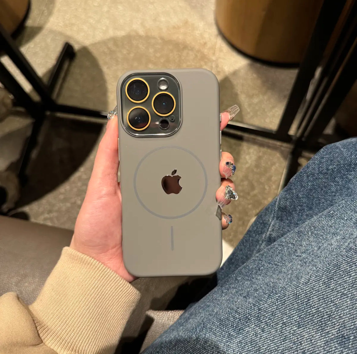 غطاء عدسة كريستالي عالي الجودة لهاتف iPhone 16-12 مع جراب ناعم مغناطيسي ملمس للبشرة