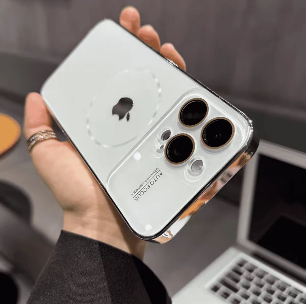 iPhone 17/16/15/14 large window high-end magnetic protective glasses case