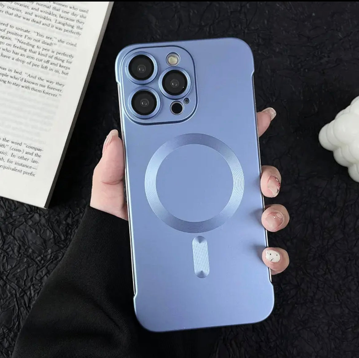 High-end magnetic frameless high-end iPhone 16 -12 phone case  frosted ultra-thin