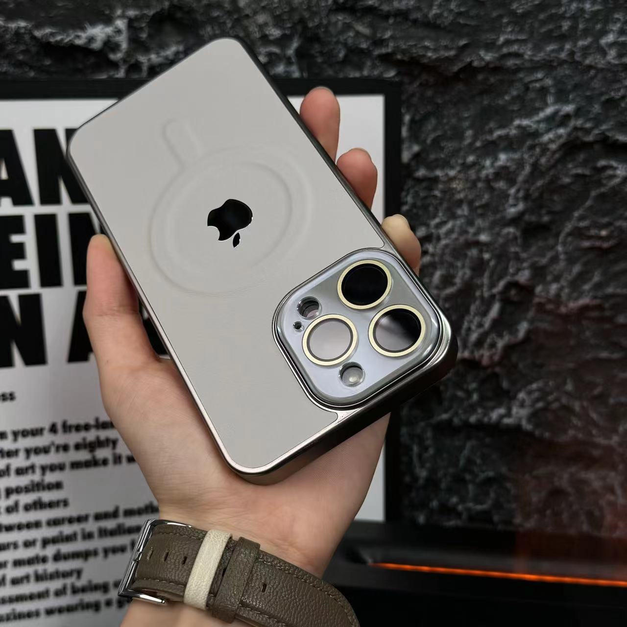 نظارات Apple 15/14/13 رفيعة للغاية مصنوعة من جلد البولي كربونات العادي مع حافظة مغناطيسية