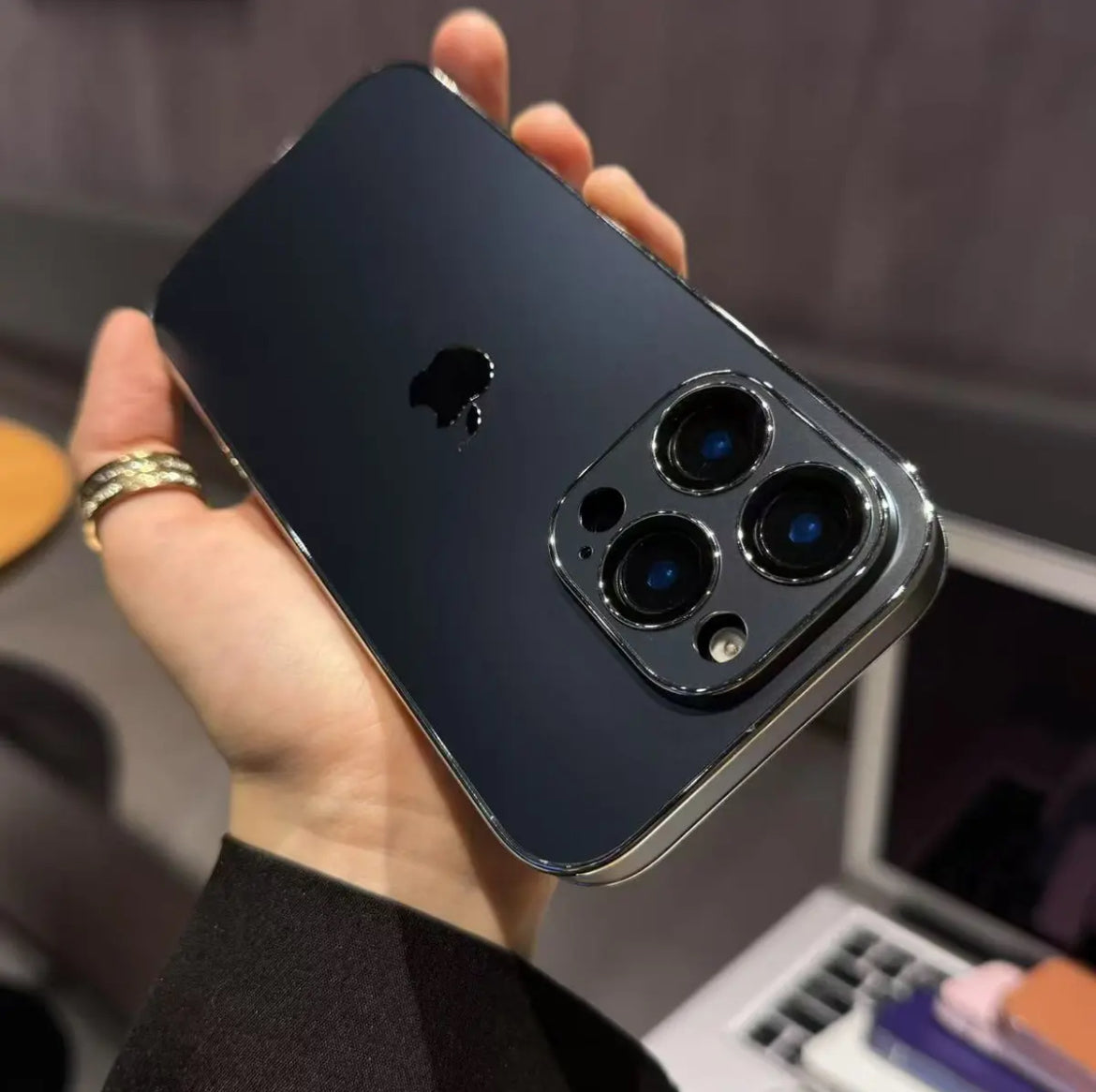 iPhone 16/13 comes with protective lens Nano AG frosted PC hard case