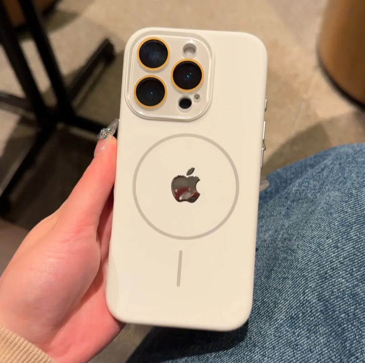 غطاء عدسة كريستالي عالي الجودة لهاتف iPhone 16-12 مع جراب ناعم مغناطيسي ملمس للبشرة