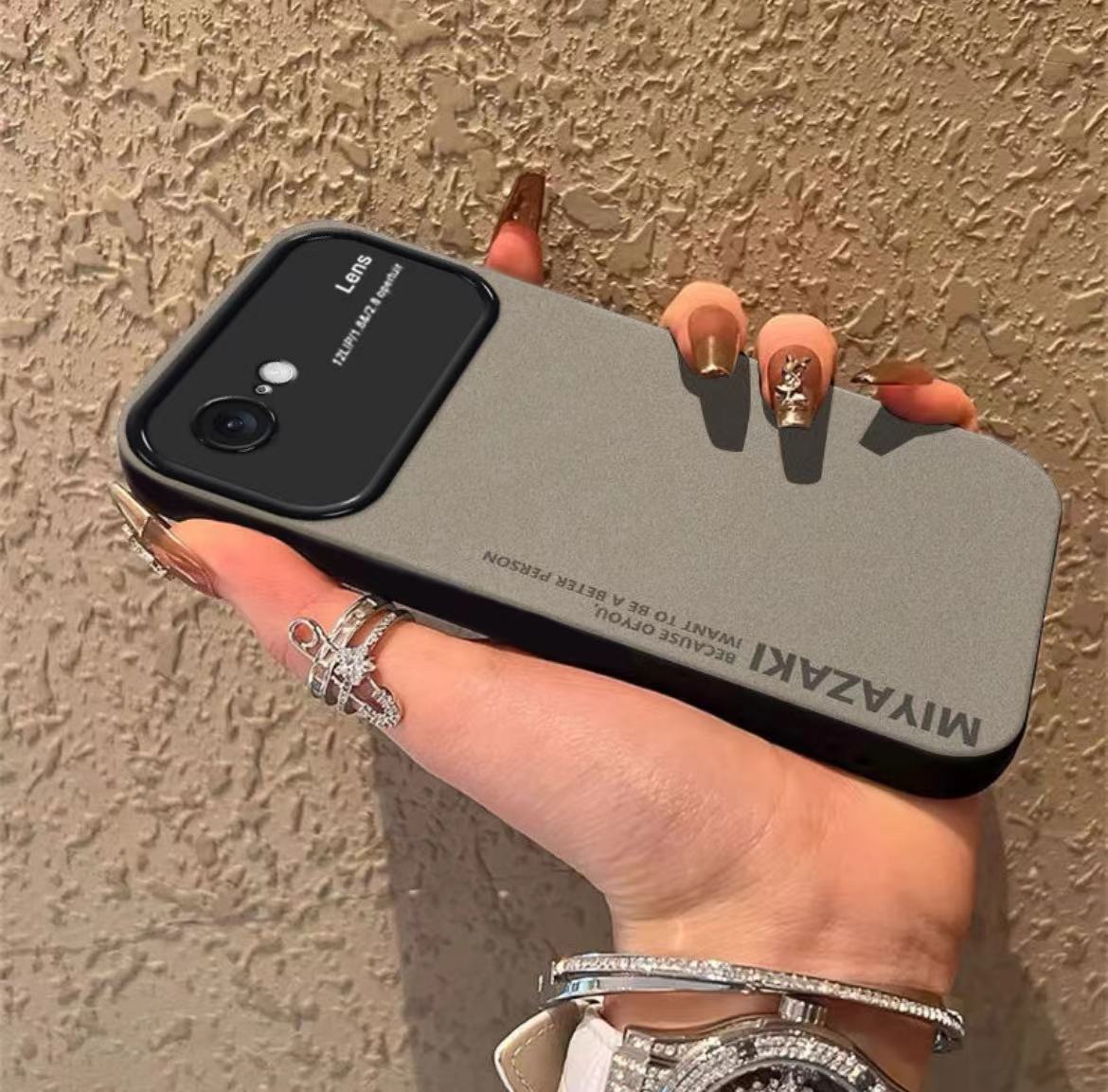 Applicable to iPhone 16e mobile phone case