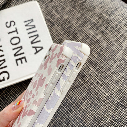 غطاء آيفون من جلد الغنم المنقوش بنقشة حمار وحشي