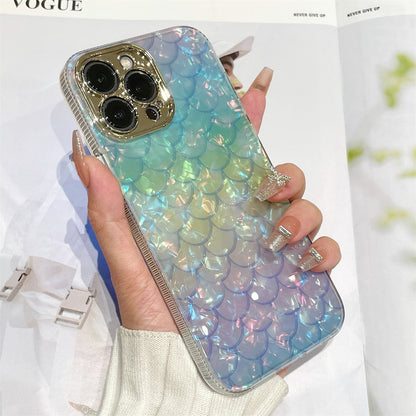 جراب iPhone بنقشة صدفية ملونة 