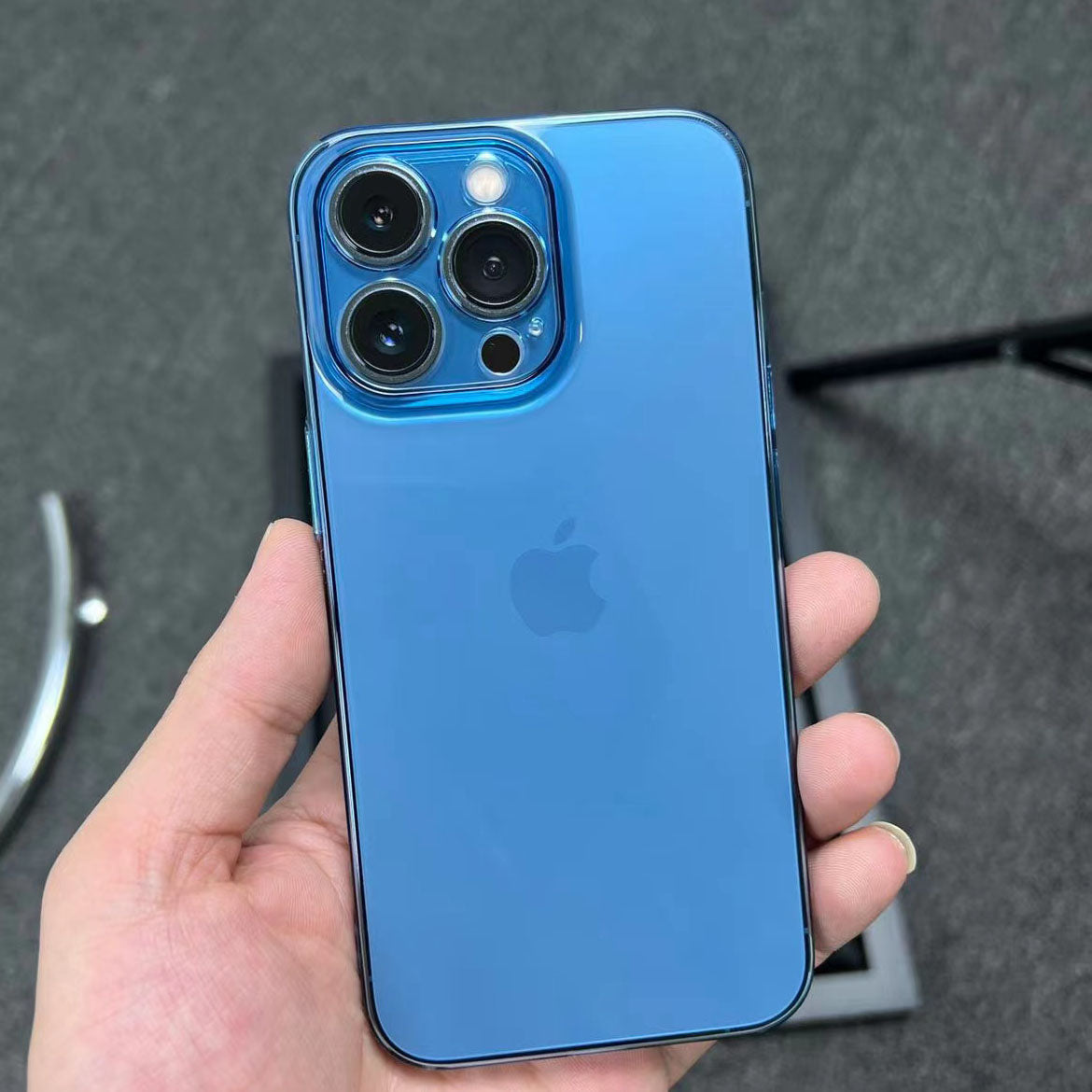 جراب iPhone فائق الرقة والشفافية 